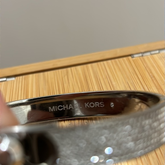💎3/$50💎 Michael Kors Silver Double Hinge Bracelet - Picture 2 of 4